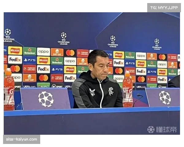 阿贾克斯传控体系遭遇挑战 中场伤病迫使战术调整